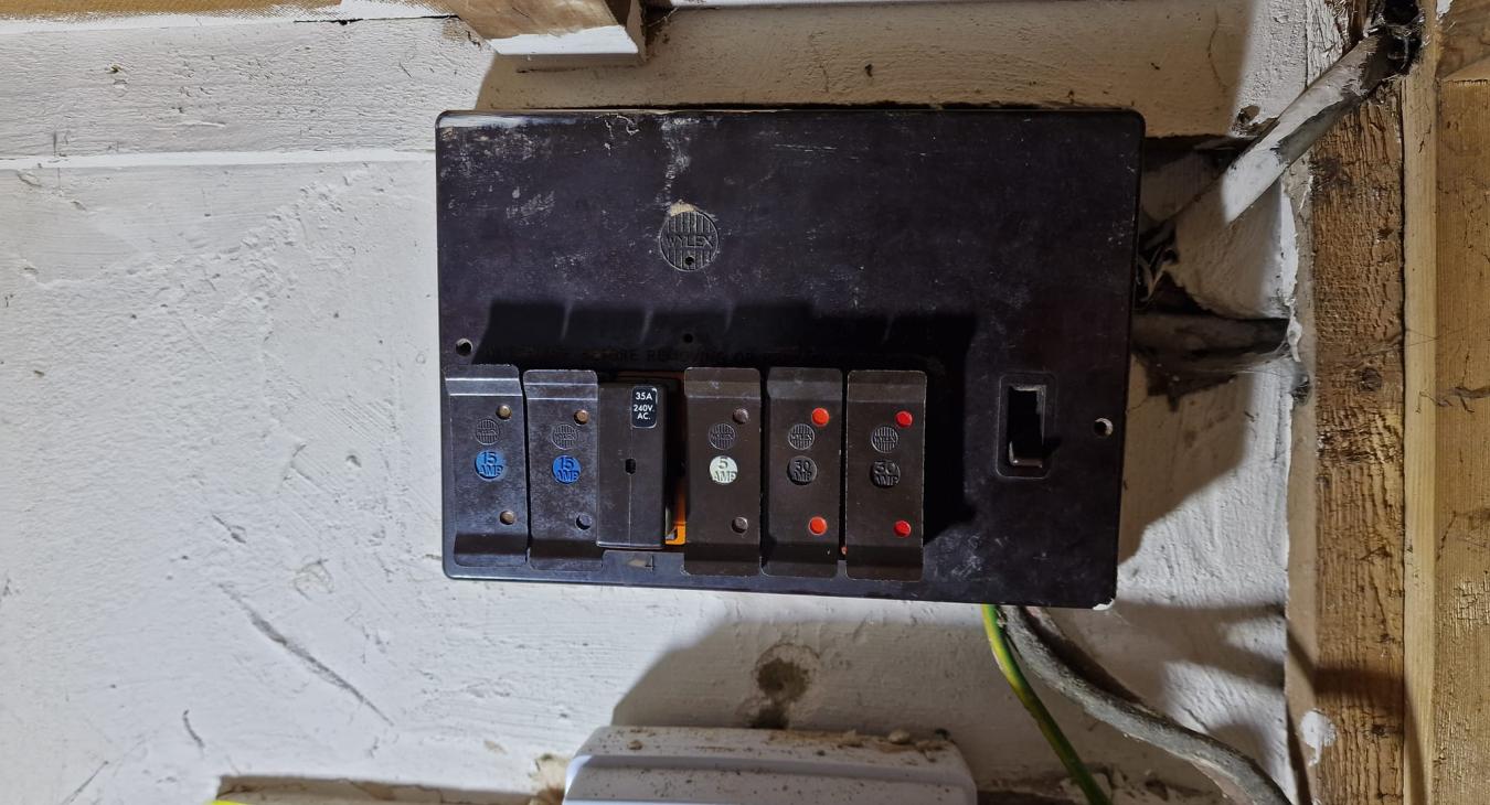 New fuse-box installation in Donisthorpe